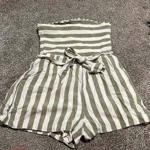 American Eagle Romper